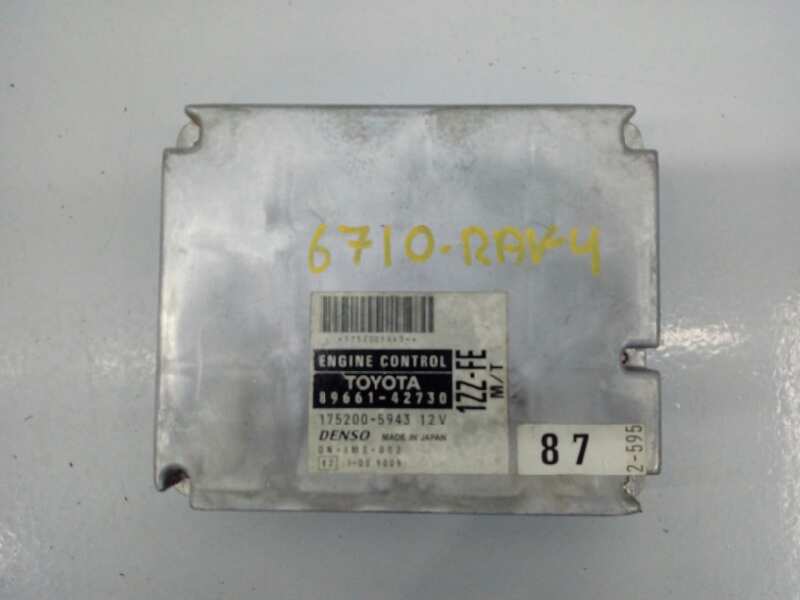 TOYOTA RAV4 2 generation (XA20) (2000-2006) Motorkontrollenhet ECU 8966142730, 1752005943, E3-B2-19-2 18516548