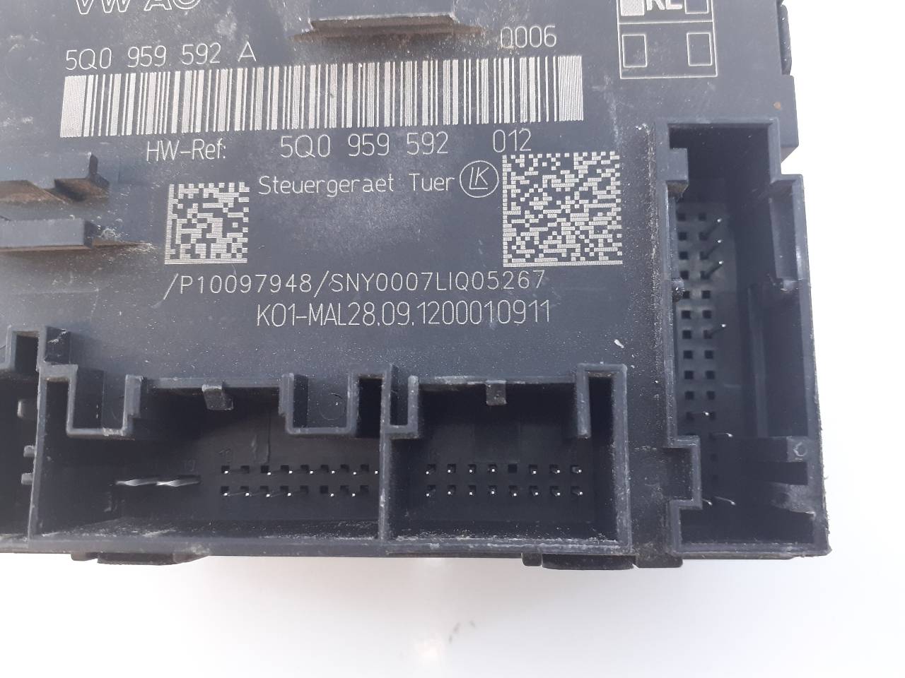 VOLKSWAGEN Golf 7 generation (2012-2024) Front Right Door Control Unit 5Q0959592A, E2-A1-23-7 18728778