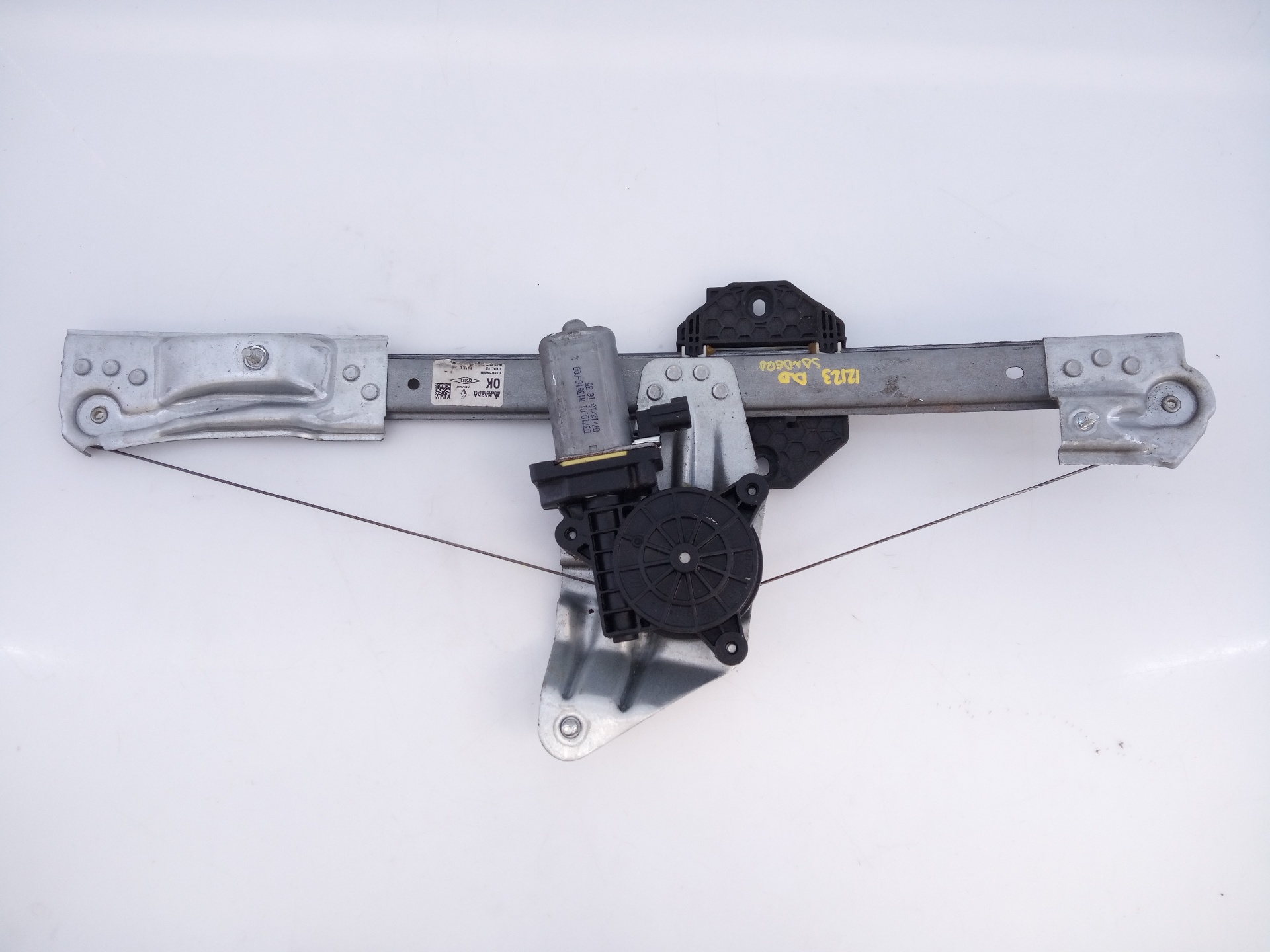 DACIA Duster 1 generation (2010-2017) Front Right Door Window Regulator M13616C00, E1-A1-24-2 24105309