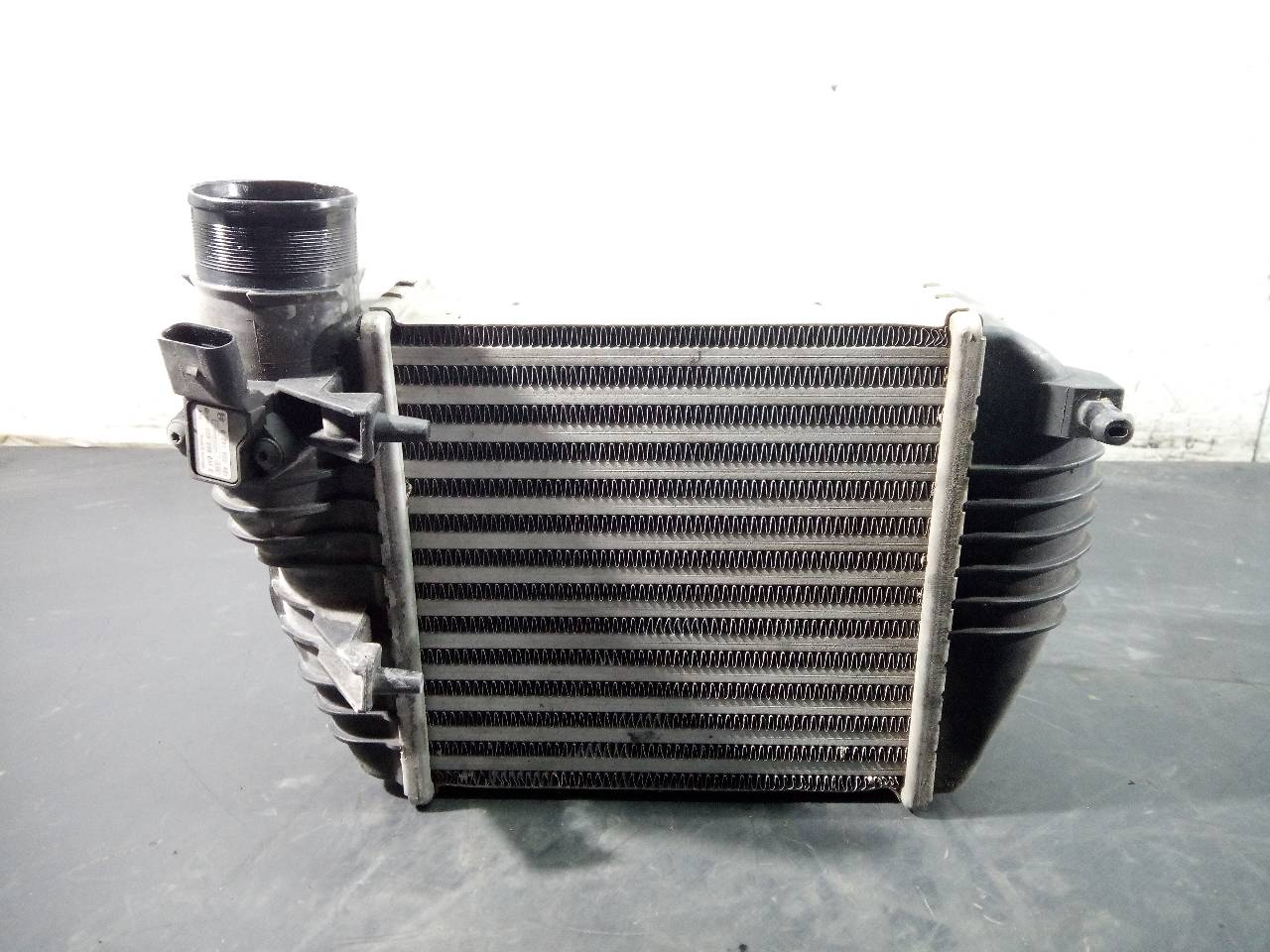 TOYOTA A6 C6/4F (2004-2011) Radiator intercooler 038906051C, P2-A11-7 23292990