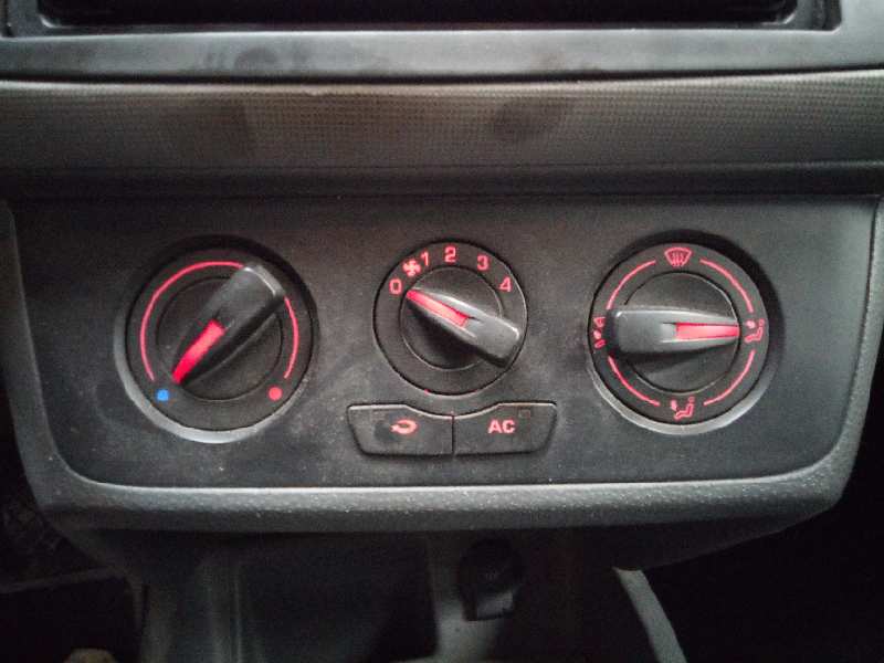 SEAT Cordoba 2 generation (1999-2009) Klimato kontrolės (klimos) valdymas 6J0820045, K08H23S0280, E2-A1-18-2 18668988