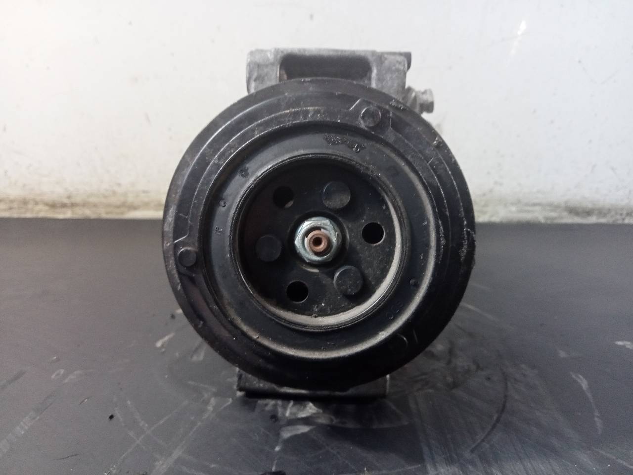 MERCEDES-BENZ C-Class W205/S205/C205 (2014-2023) Hасос кондиционера A0008304400, P3-B2-2-3 20964301