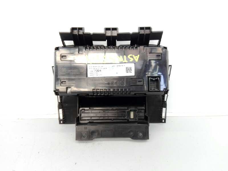OPEL Astra J (2009-2020) Other Interior Parts 13267984, 565412769, E3-A5-17-4 18446087