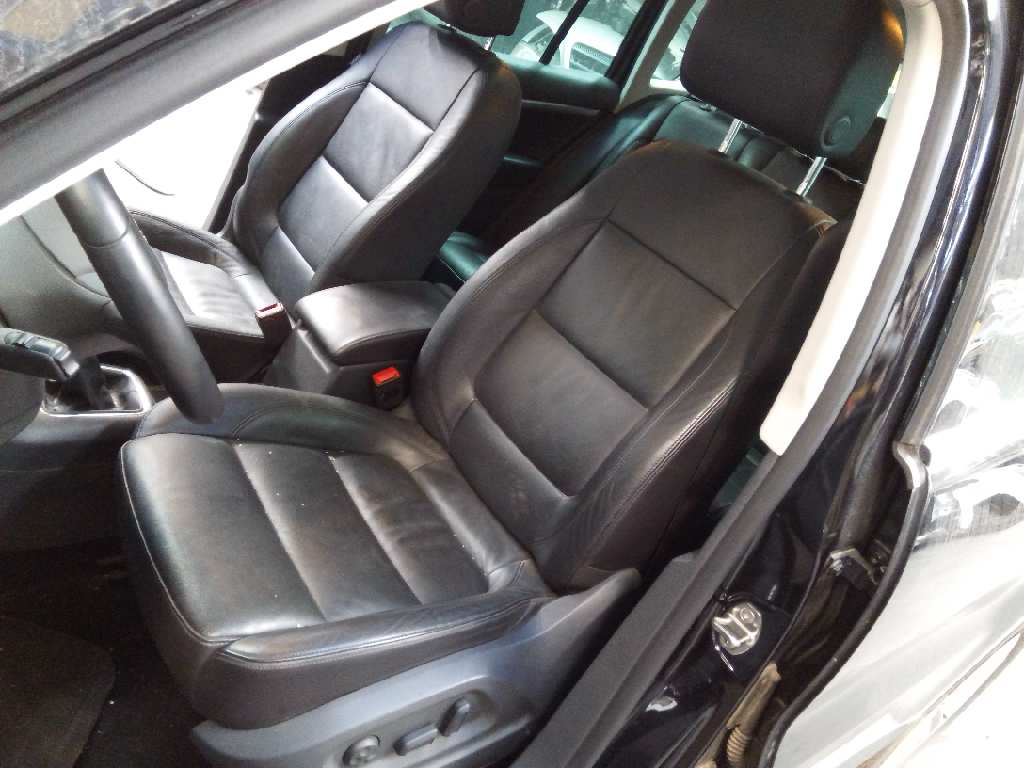 VOLKSWAGEN Tiguan 1 generation (2007-2017) Aizmugurējo kreiso durvju slēdzene 05A5N0839015G, A046465, E1-B6-44-1 18428010