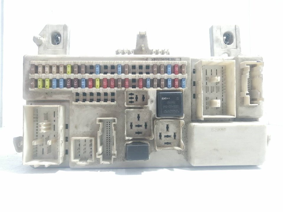 VOLVO S40 2 generation (2004-2012) Fuse Box 8690719 25280554