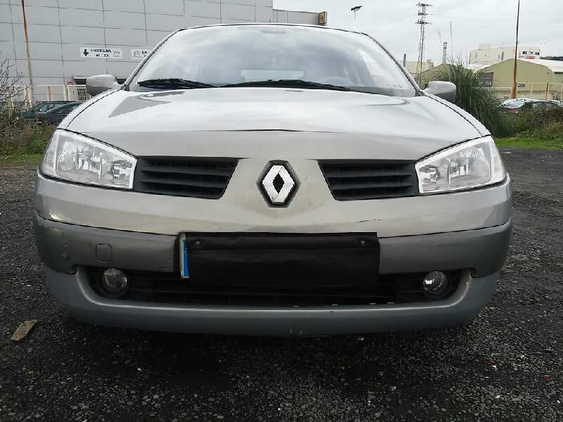 RENAULT Megane 2 generation (2002-2012) Левая противотуманка переднего бампера 26468293