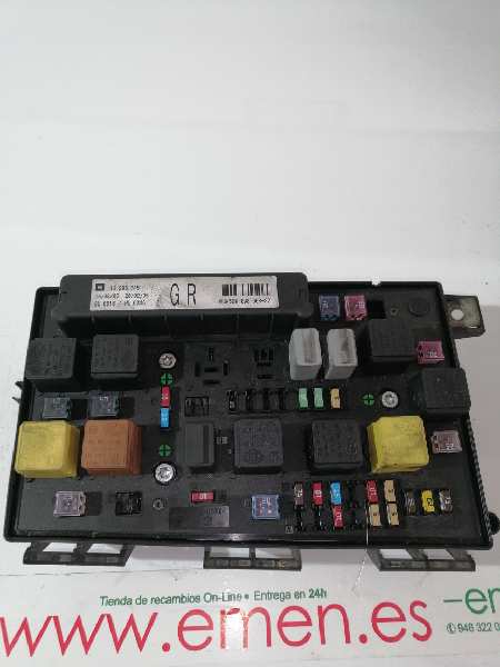 OPEL Astra J (2009-2020) Fuse Box 13206745 26482311