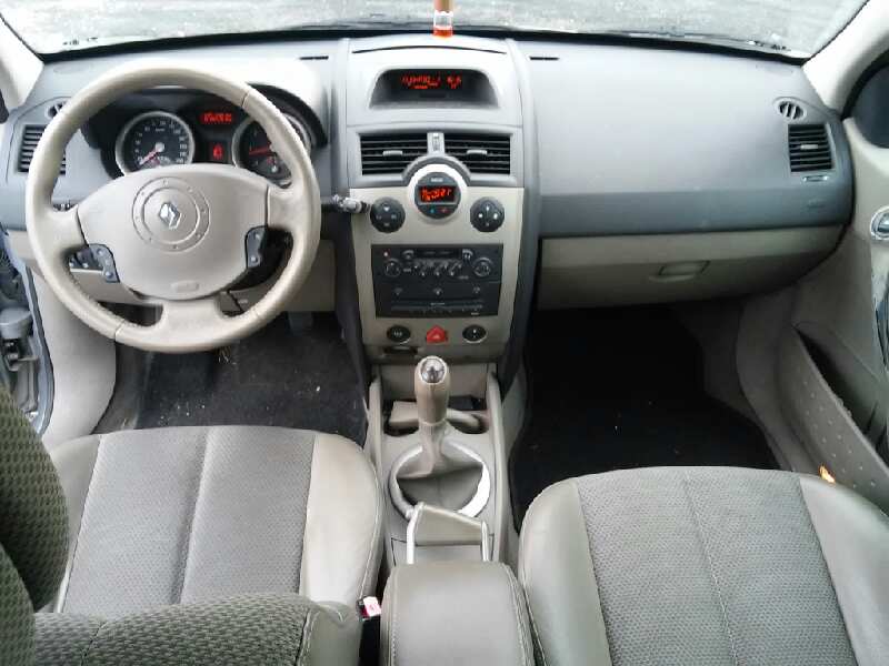 RENAULT Megane 2 generation (2002-2012) Левая противотуманка переднего бампера 26468293