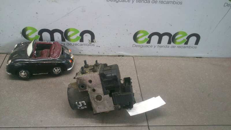 VOLKSWAGEN Polo 3 generation (1994-2002) ABS čerpadlo 8E0614111 26458436