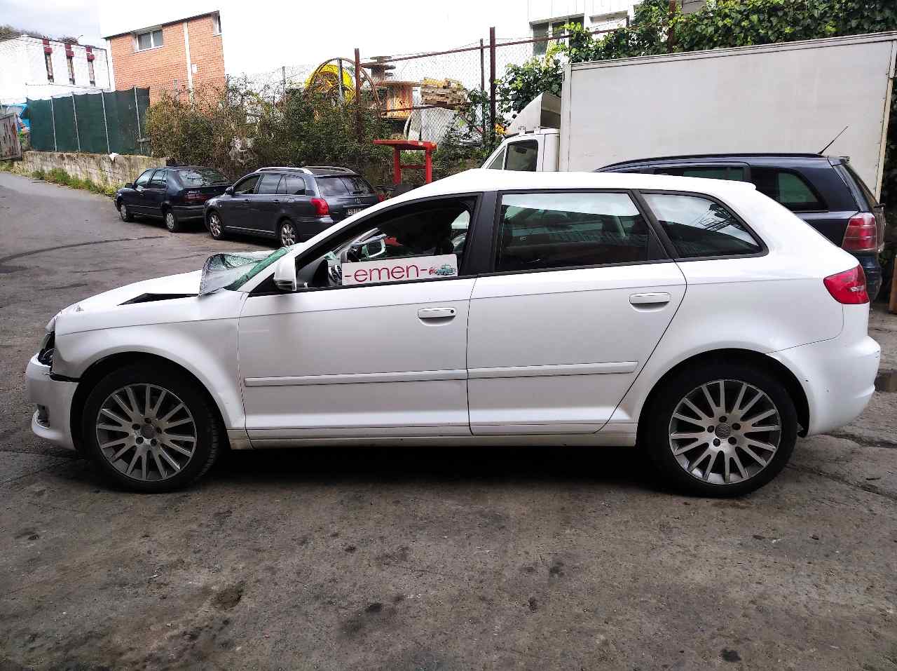 AUDI A3 8P (2003-2013) Pravé predné sedadlo 1K4881106PC 26485963