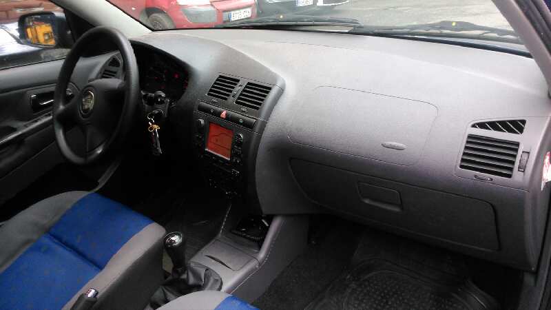 SEAT Ibiza 2 generation (1993-2002) Двигун склоочисника задніх дверей 6K6955711C 26466281