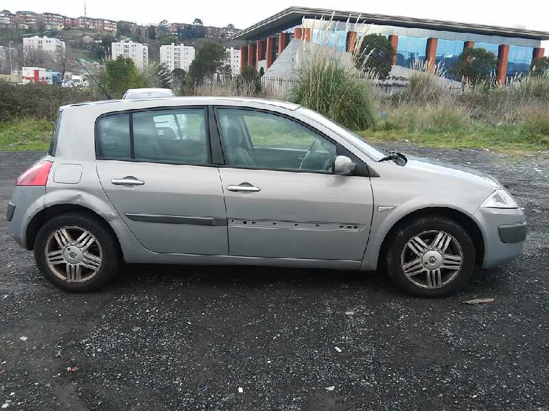 RENAULT Megane 2 generation (2002-2012) Левая противотуманка переднего бампера 26468293