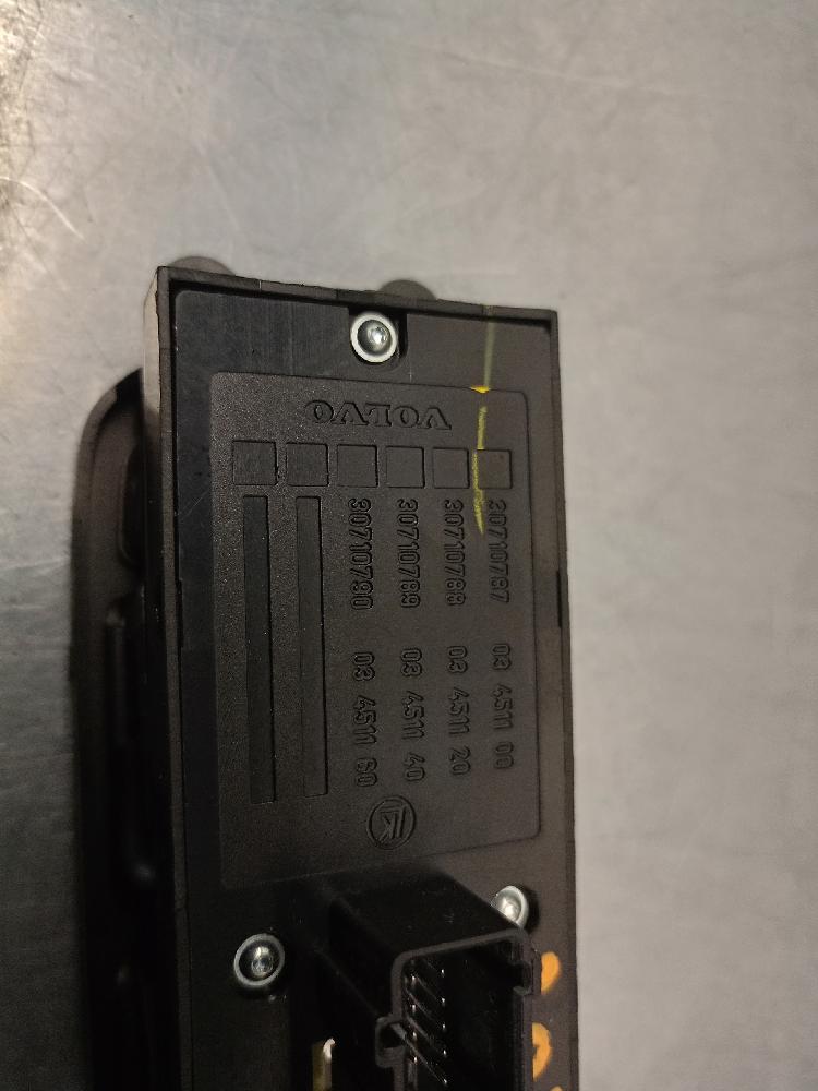 Front window control panel lh D4204T 30710787 de Volvo S40 ii (544) 2006-2010 136 CV con 278000 km - pieza usada