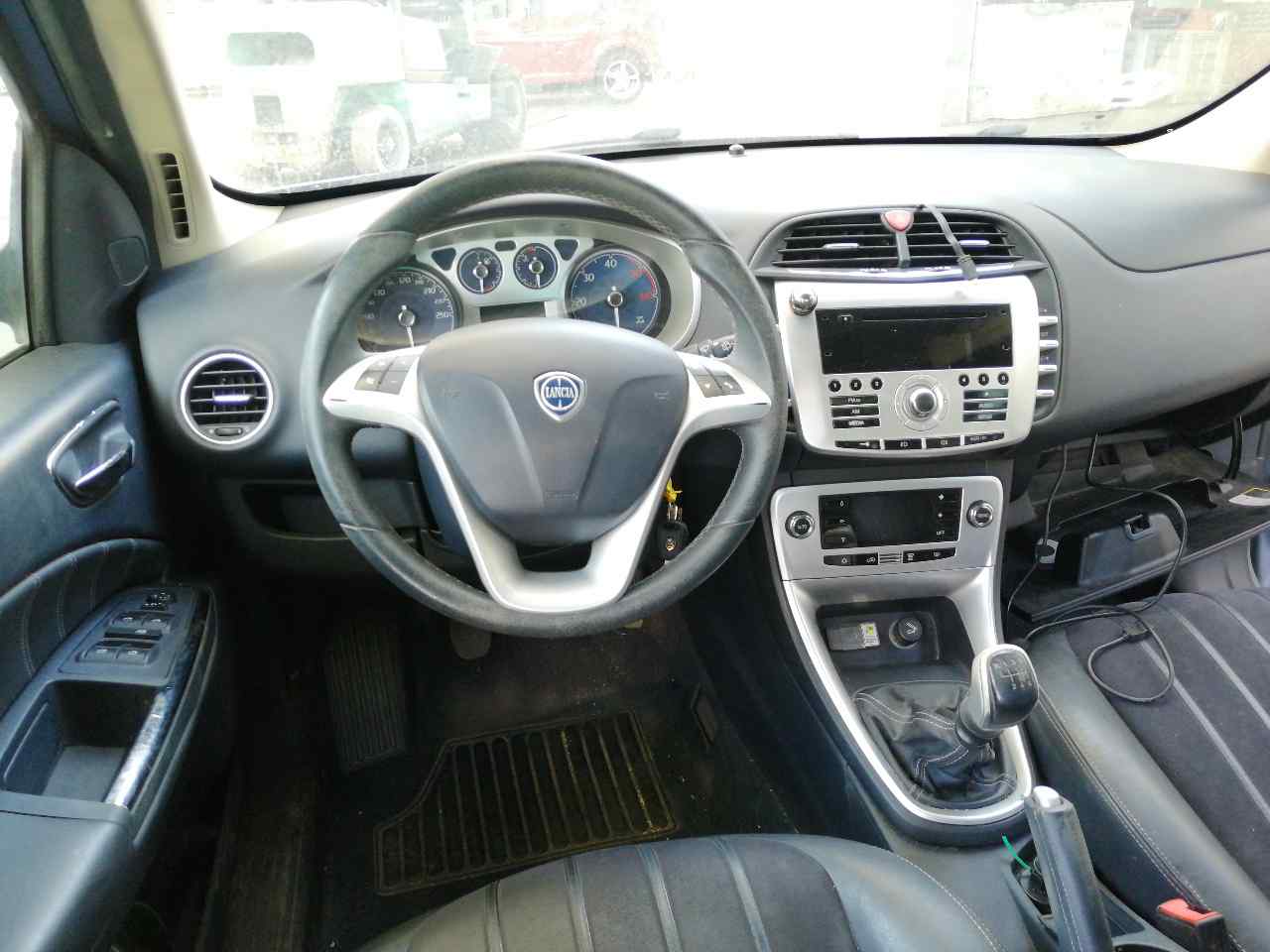 INFINITI Delta 3 generation (2008-2014) Citas virsbūves detaļas DERECHA 19836322