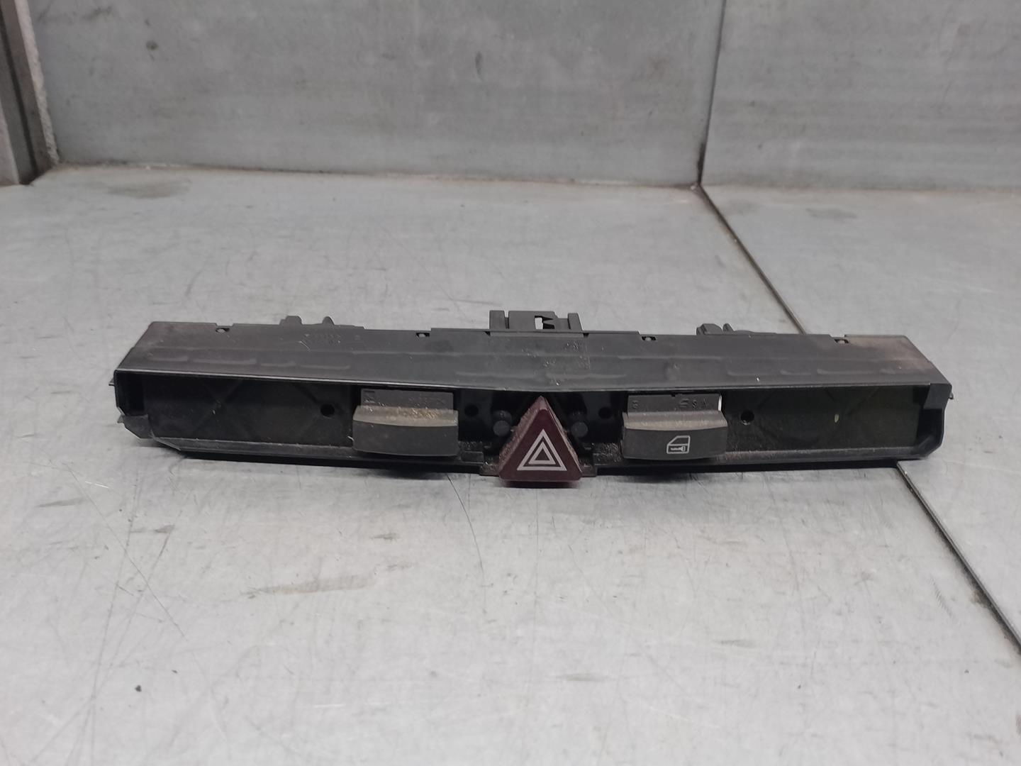 OPEL Astra J (2009-2020) Vészjelző gomb 660332 23118409