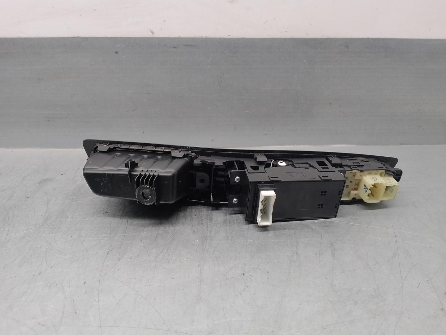 HYUNDAI i20 IB (2 generation) (2014-2020) Front Left Door Window Switch 93570C8041 24206659