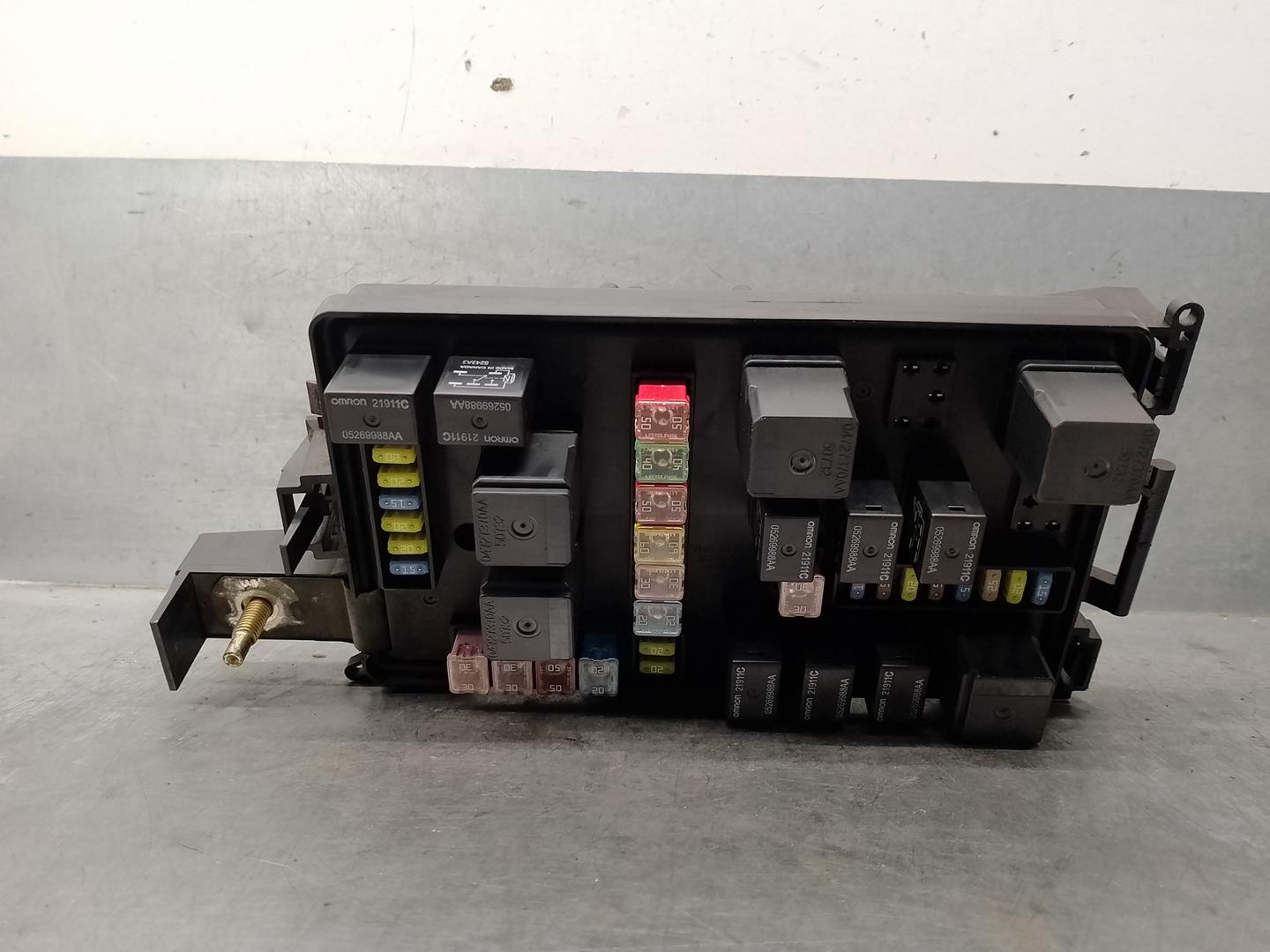 CHRYSLER 300C 1 generation (2005-2011) Fuse Box 16238AC 24173957