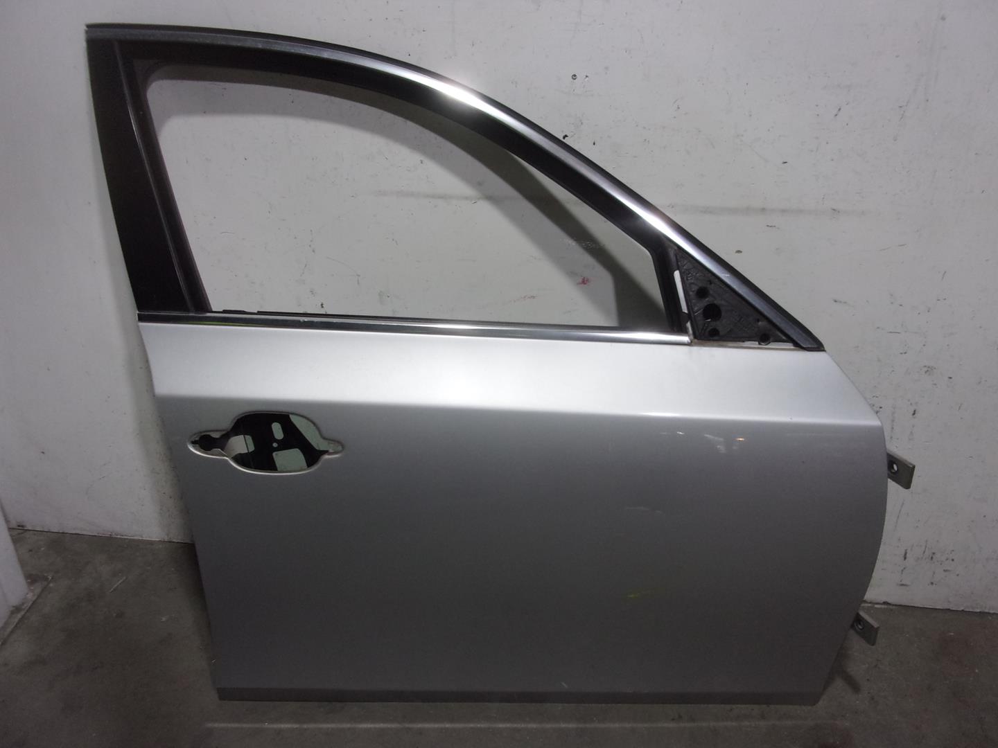 BMW 5 (E60) Передняя правая дверь 41515A2A3A6, GRIS, 4PUERTAS 24550785