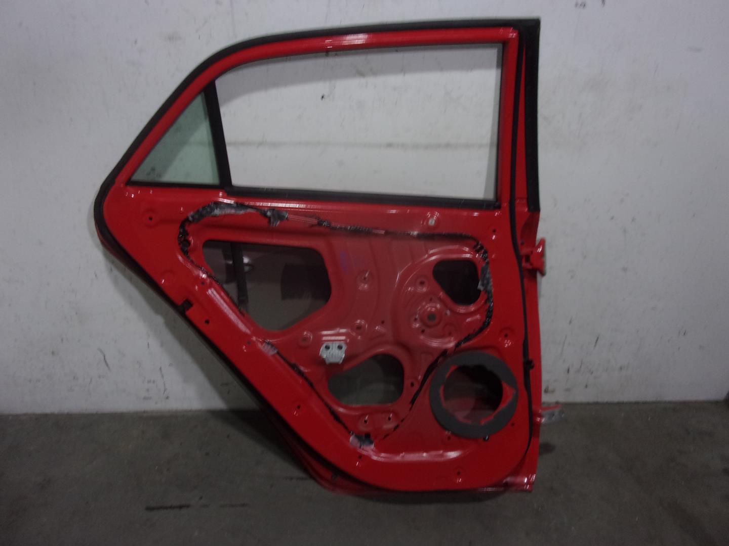 HYUNDAI i20 IB (2 generation) (2014-2020) Rear Left Door 77003C8000, ROJA, 5PUERTAS 24206382