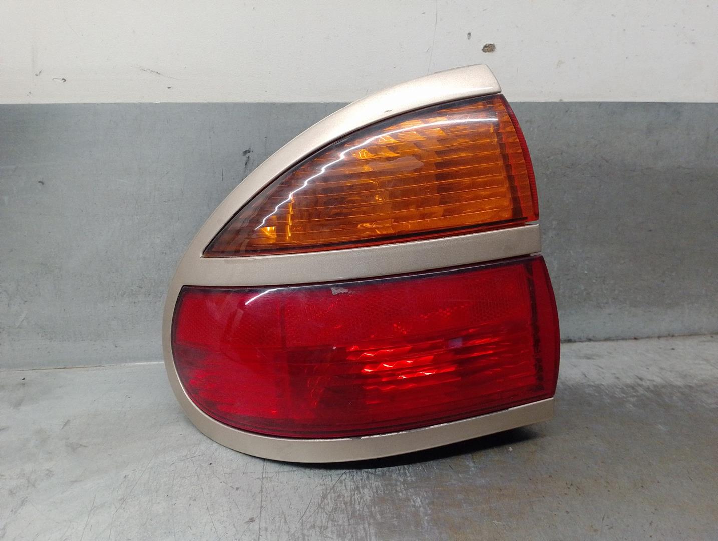 RENAULT Laguna 1 generation (1993-2001) Rear Left Taillight 7700420122, DEALETA, 5PUERTAS 24209784