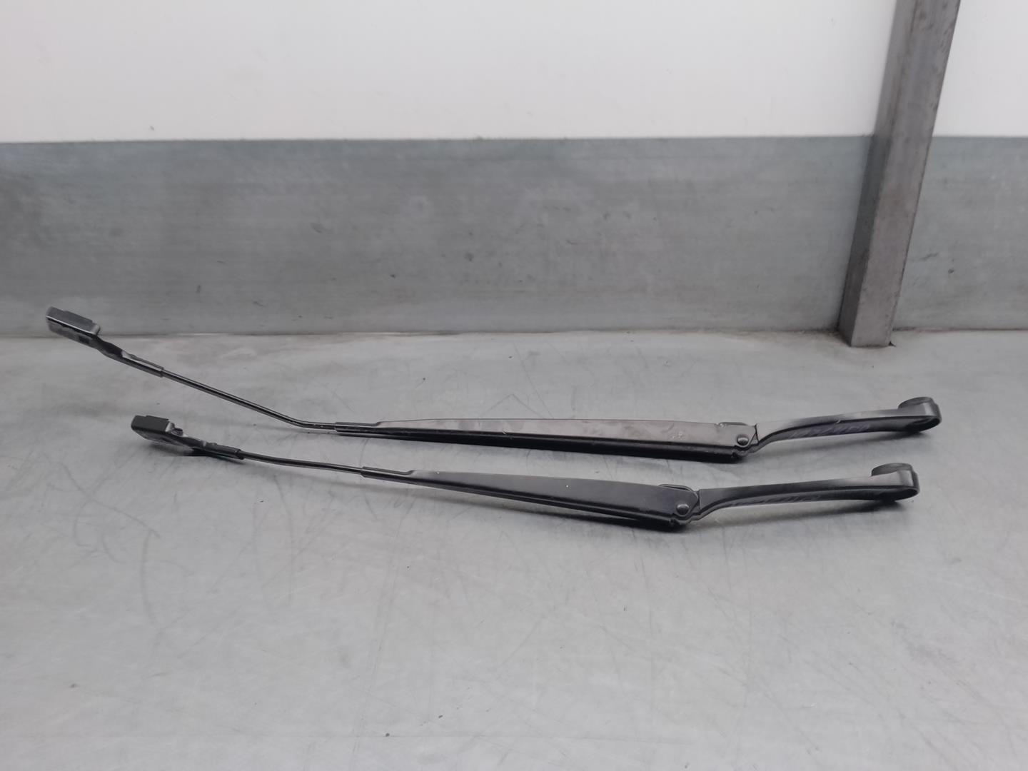 FIAT Tipo 2 generation (2015-2024) Front Wiper Arms 3420C477, 1920C477 24203680
