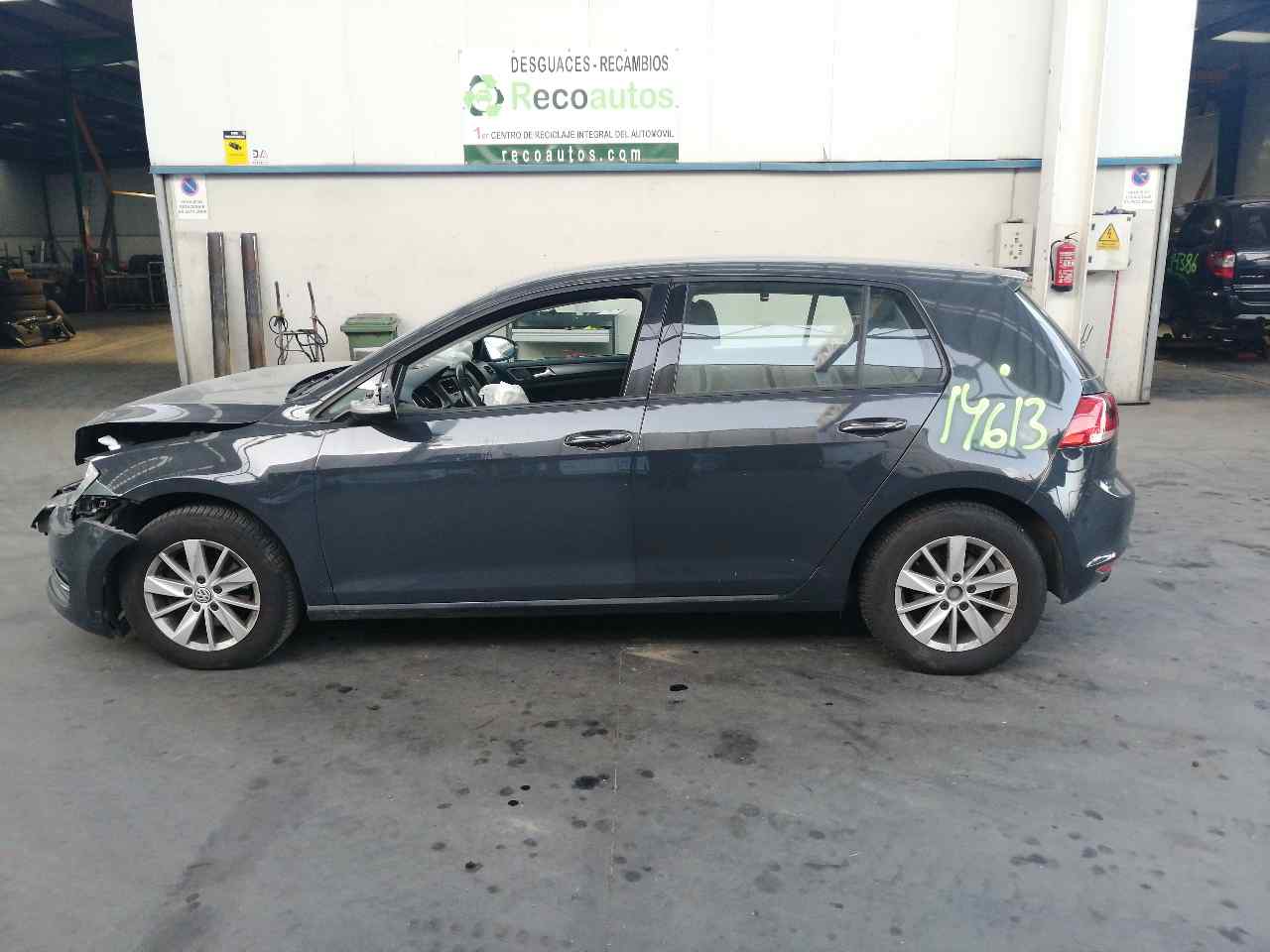 VOLKSWAGEN Golf 7 generation (2012-2024) Наружная ручка задней правой двери 5G0837206P+ 19782778