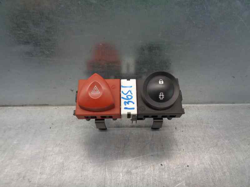 AUDI Megane 2 generation (2002-2012) кнопка опасности 8200407415, 8200095493+ 19758212