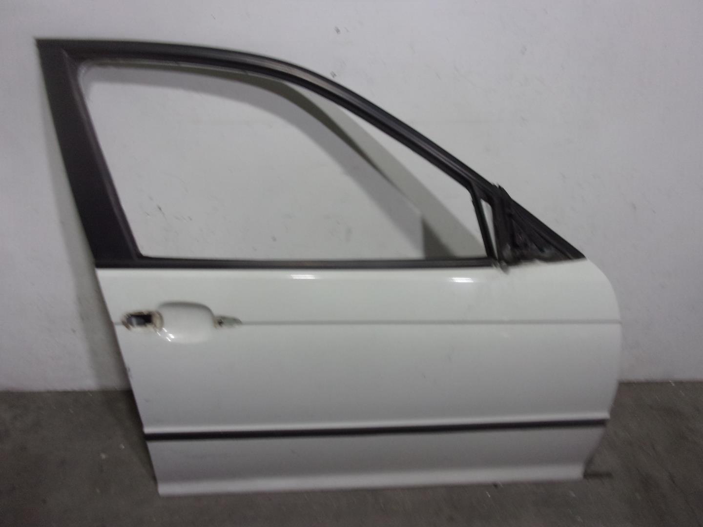 BMW 3 Series E46 (1997-2006) Priekinės dešinės durys 41517034152,BLANCA,4PUERTAS 23957019