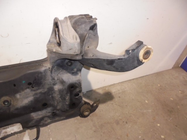 VOLVO V40 2 generation (2012-2020) Front Suspension Subframe CUNAMOTOR 19816655