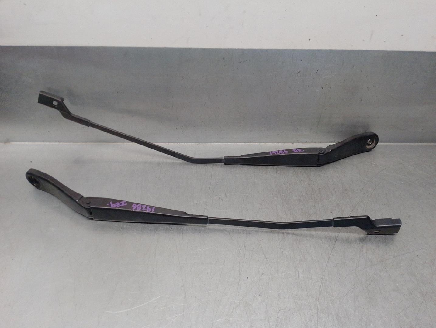VOLVO V60 1 generation (2010-2020) Front Wiper Arms 30753505, 30753504 24178127