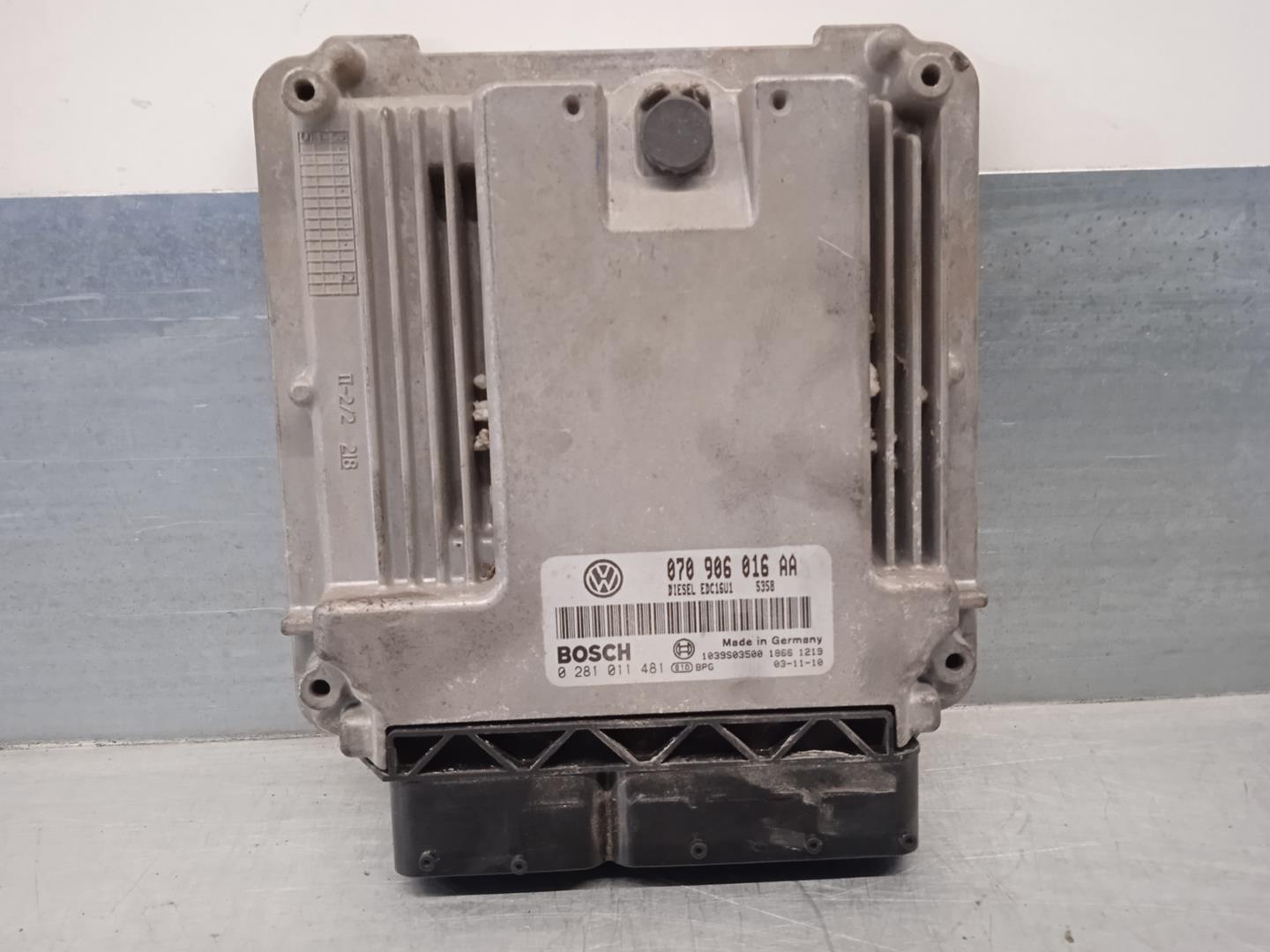 VOLKSWAGEN Touareg 1 generation (2002-2010) Engine Control Unit ECU 070906016AA,0281011481 19894824