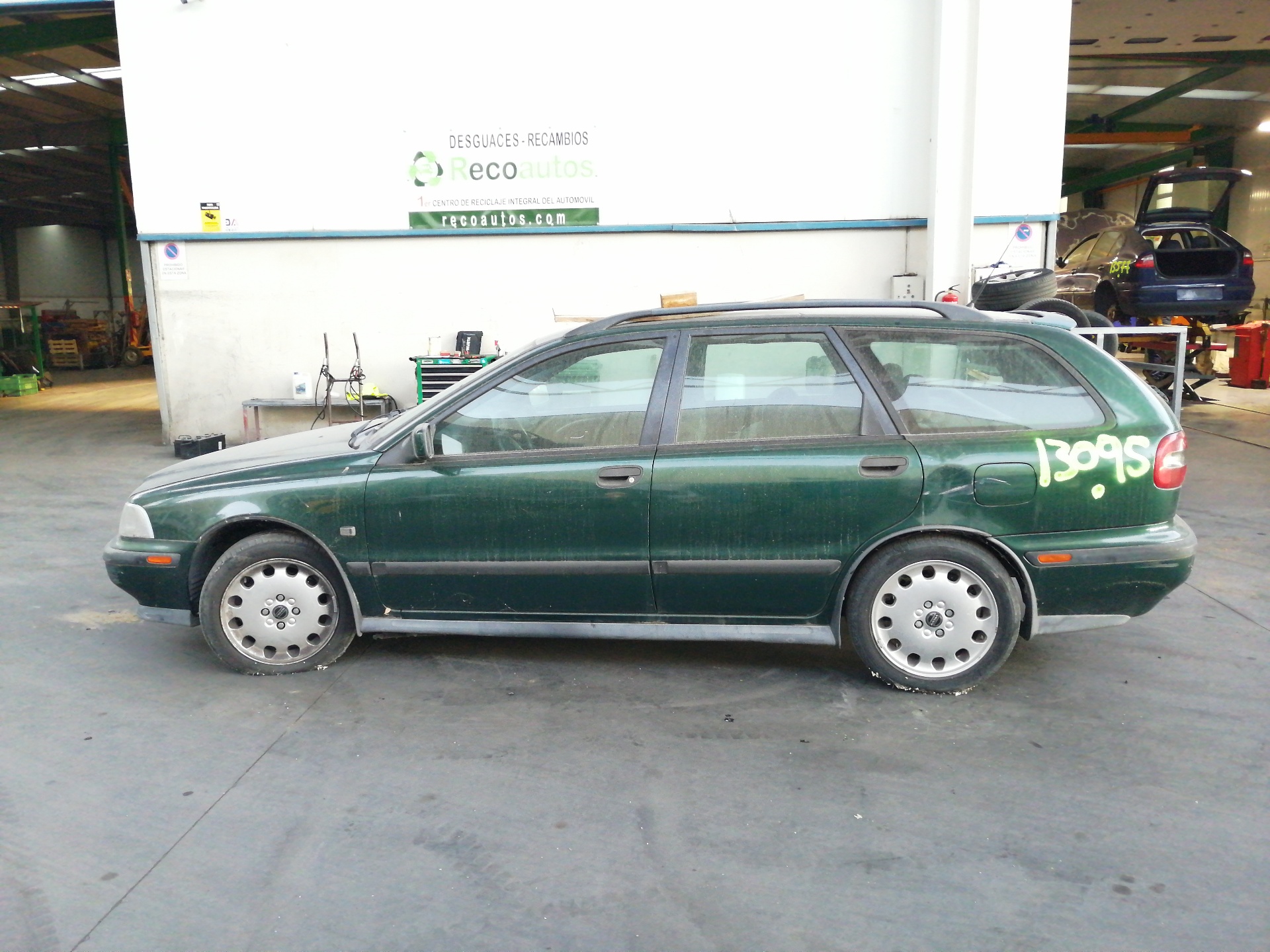 AUDI V40 1 generation (1996-2004) Передняя правая дверь VERDE,5PUERTAS,30632667+ 19737933