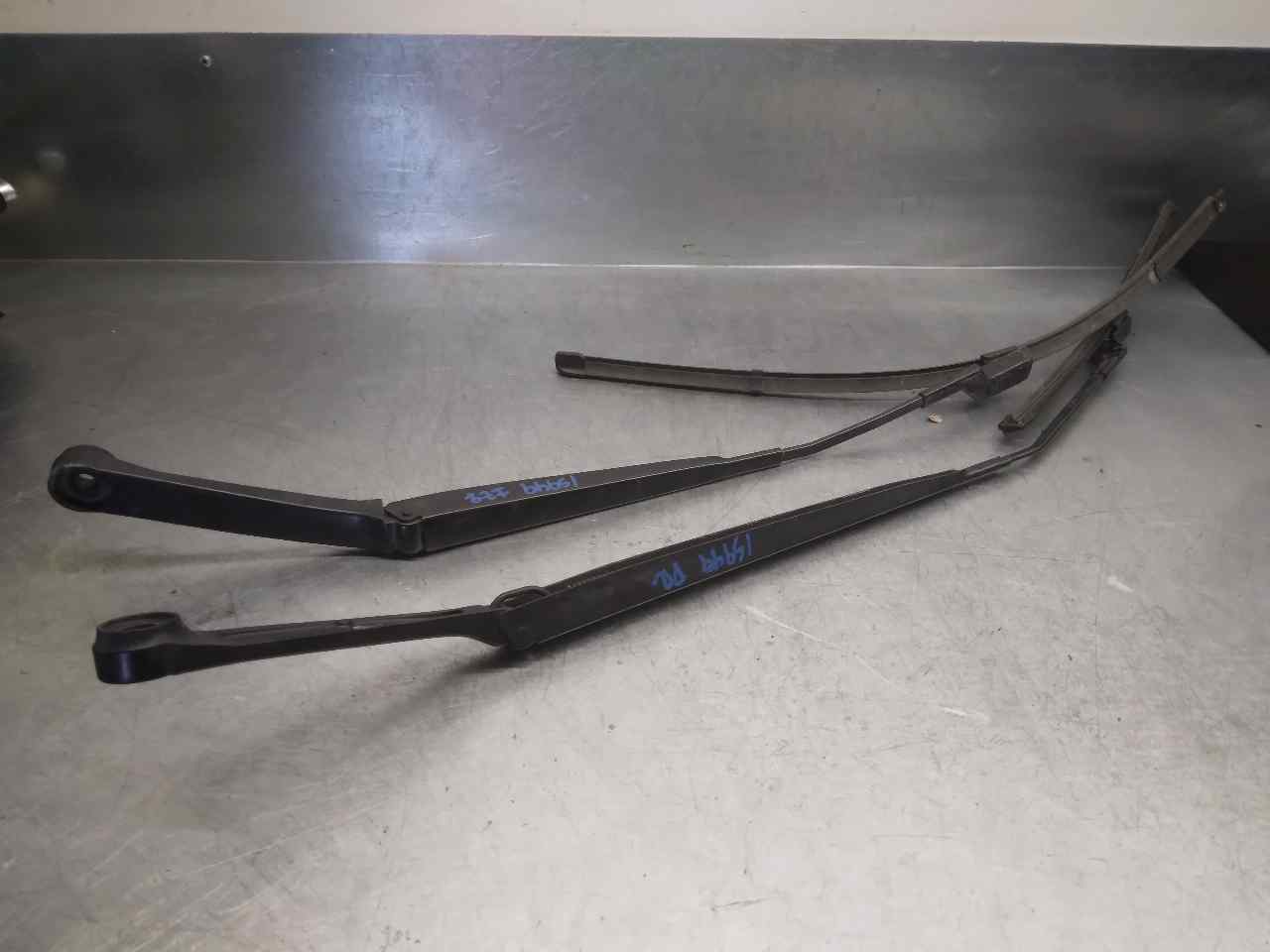 FIAT Tipo 2 generation (2015-2024) Front Wiper Arms 51984386, 0051984453 19821747