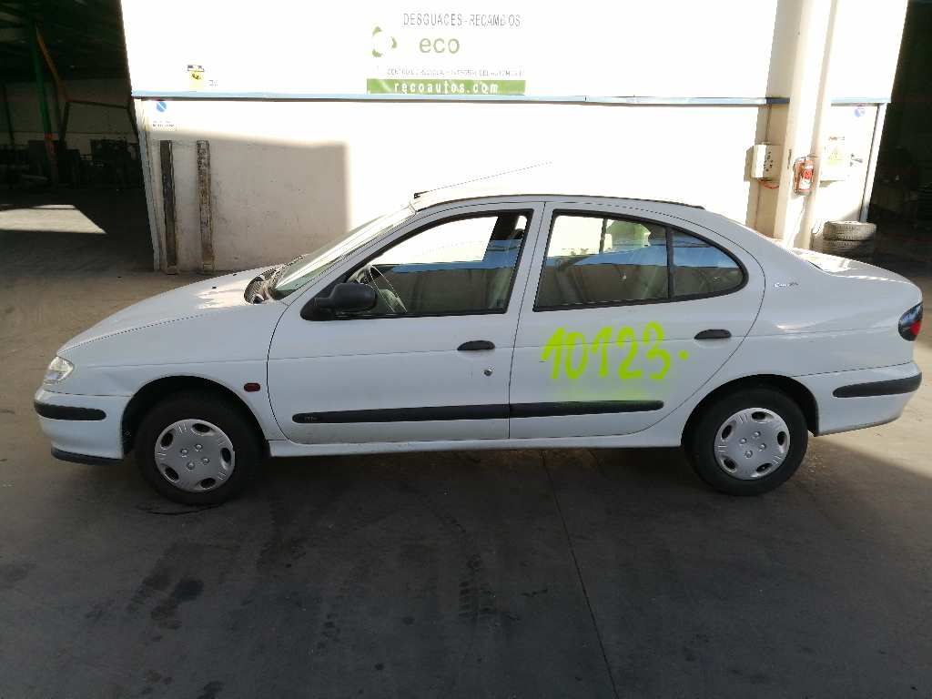 KIA Megane 2 generation (2002-2012) Vasen takavalo DEPORTON, 4PUERTAS, 7700838532+ 19667753