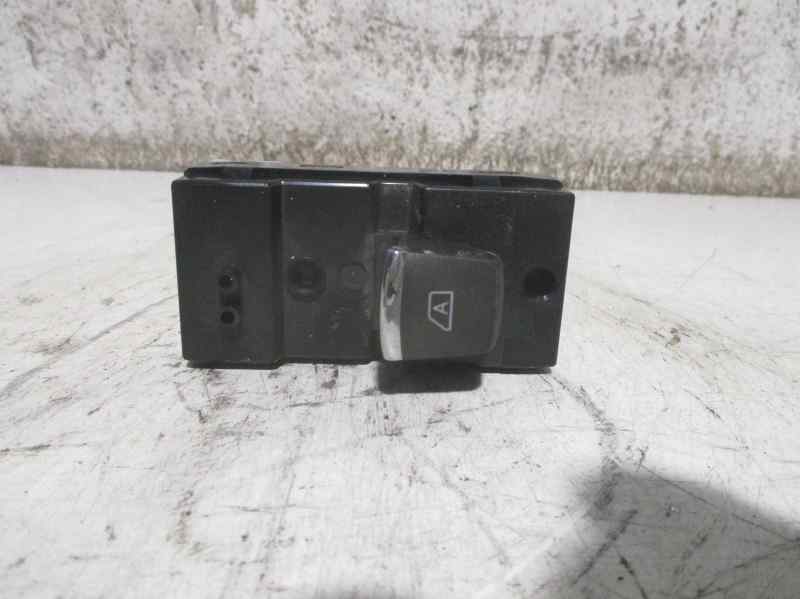 INFINITI Q50 1 generation (2013-2024) Rear Right Door Window Control Switch 19722305