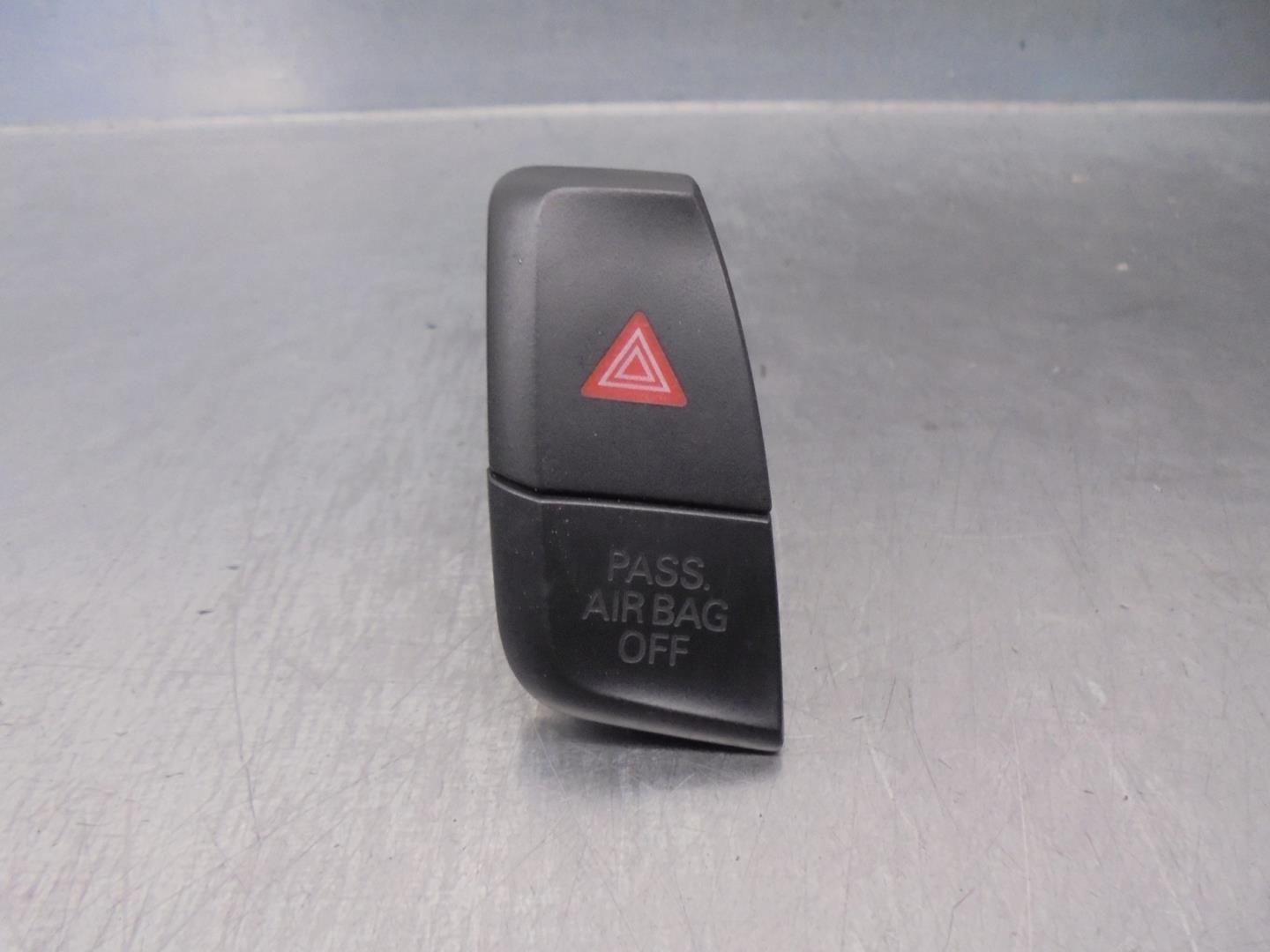 AUDI A4 B7/8E (2004-2008) Hazard button 8K1941509A 24173861