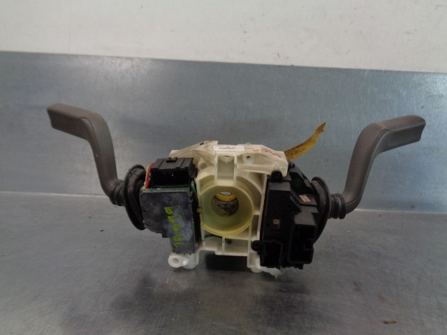 VOLVO V40 1 generation (1996-2004) Headlight Switch Control Unit 30808928, 30858318 19859234