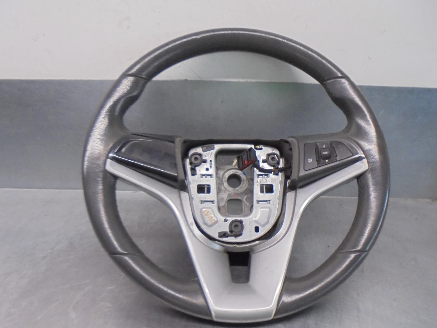 CHEVROLET Cruze 1 generation (2009-2015) Steering Wheel 13307017 21103774