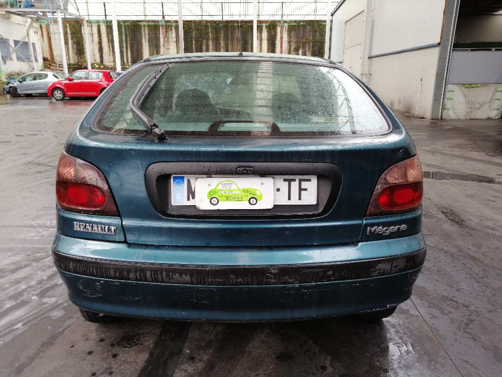 KIA Megane 1 generation (1995-2003) Priekšējais bamperis VERDEAZULADO 24548353