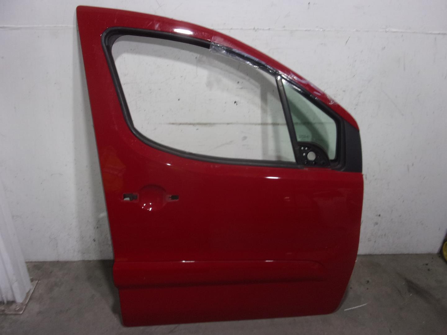 PEUGEOT Partner 2 generation (2008-2023) Front Right Door 9004Z6, ROJA, 5PUERTAS 24174009