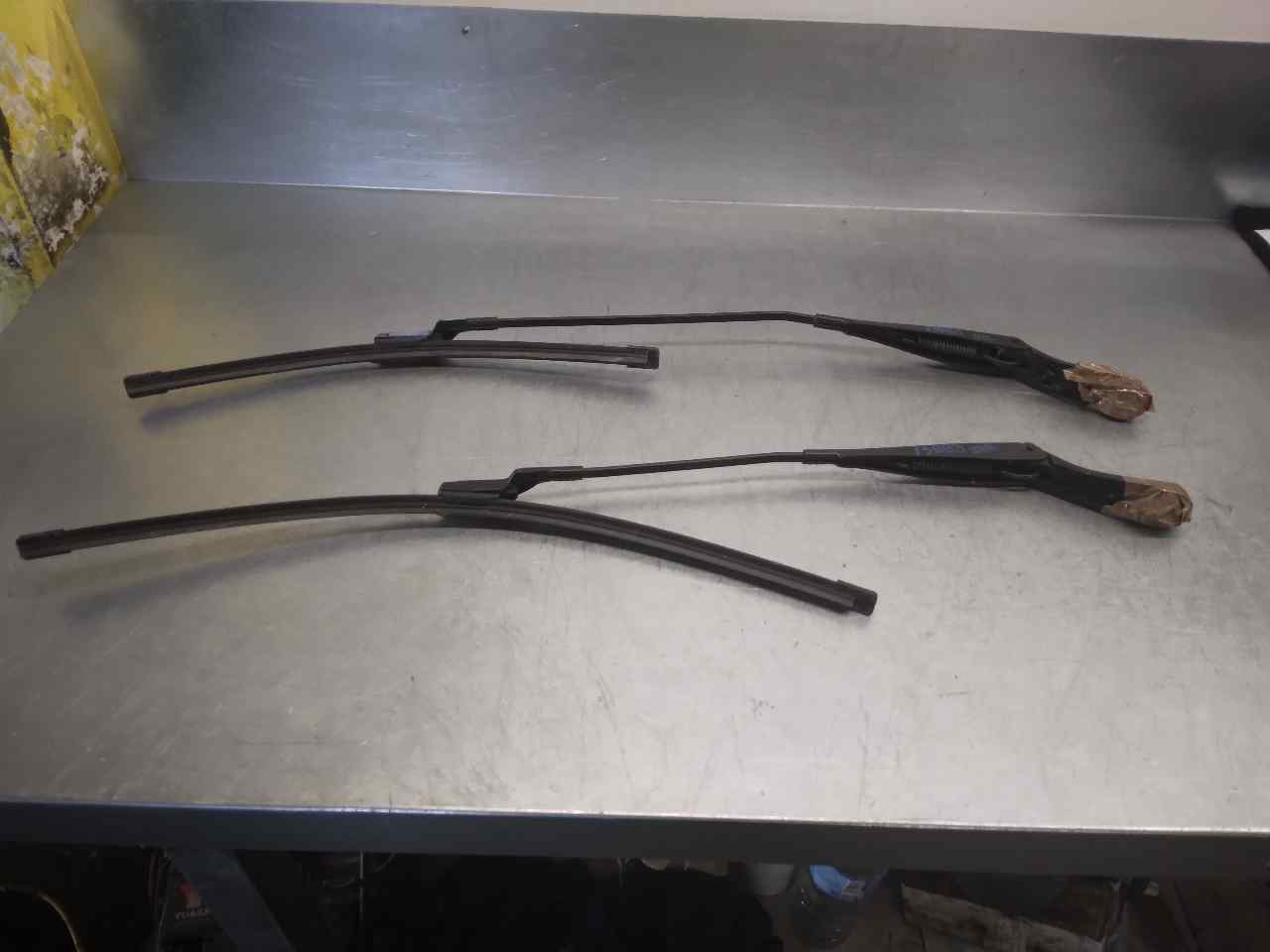 PEUGEOT 308 T9 (2013-2021) Front Wiper Arms 9677256180 19820112