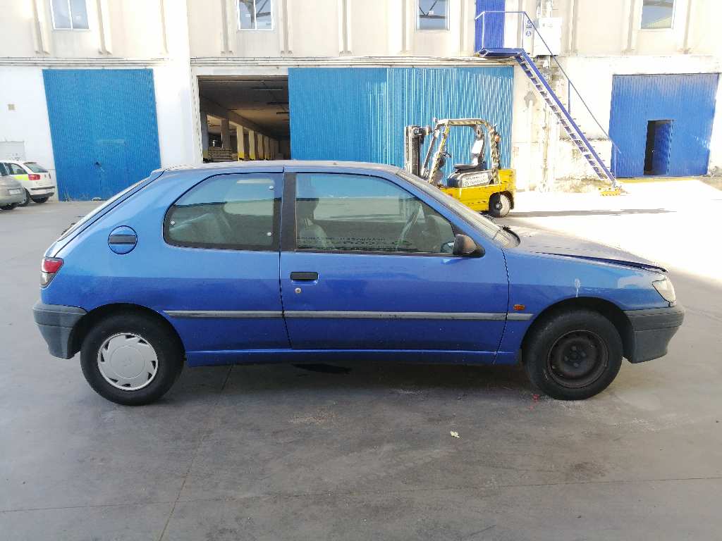 PEUGEOT 306 1 generation (1993-2002) Oikea takavalo 3PUERTAS 19697278