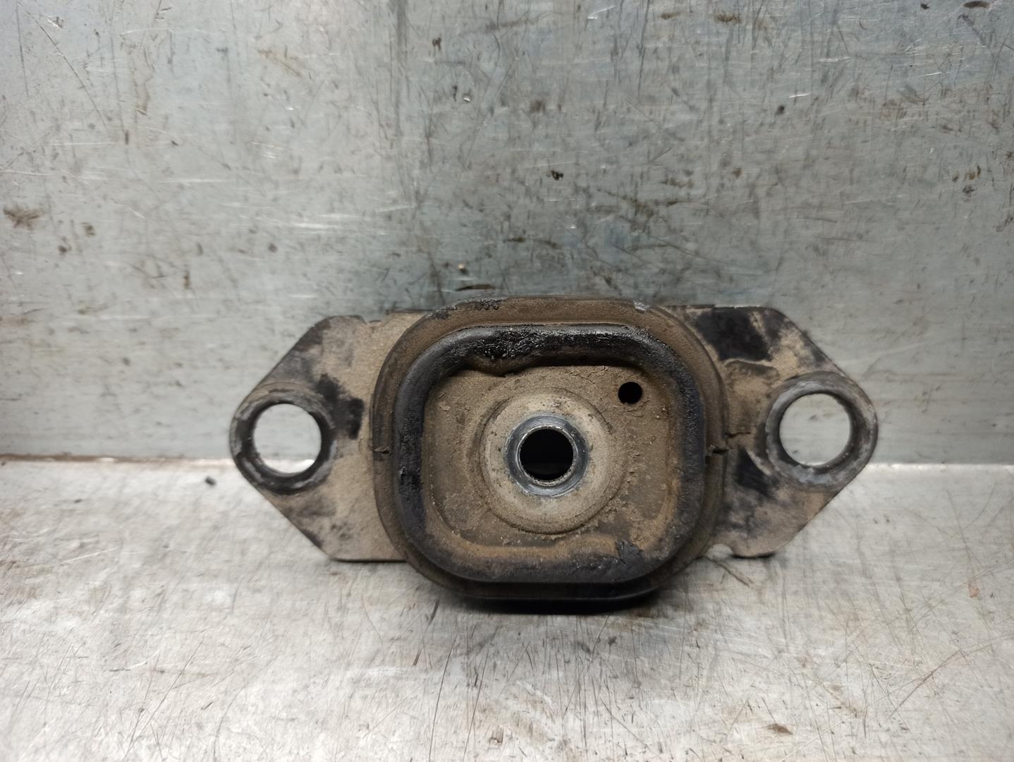 NISSAN Note 1 generation (2005-2014) Dzinēja stiprinājums/spilvens kreisajā pusē 8200352861 21118440