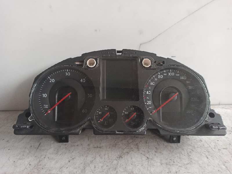 CHEVROLET Passat B6 (2005-2010) Speedometer SIEMENSVDO 21692536