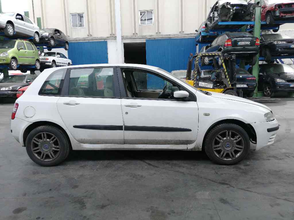 FIAT Stilo 1 generation (2001-2010) Vasen takasumuvalo 46786565 19726343