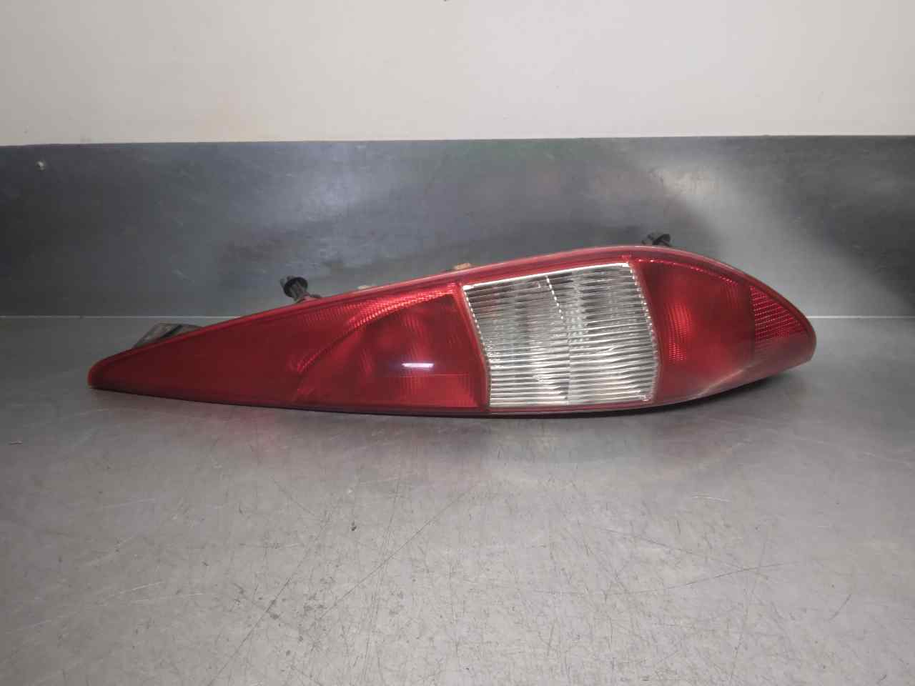 FORD Mondeo 3 generation (2000-2007) Rear Right Taillight Lamp 1S7113404C, 5PUERTAS 19832024