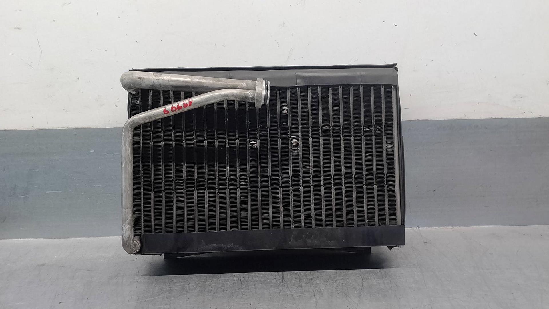 AUDI A8 D3/4E (2002-2010) Охлаждающий радиатор 4E0820103A 23758076