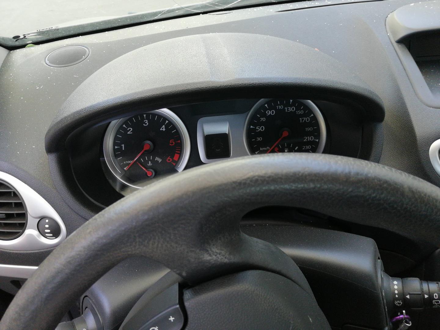 RENAULT Clio 2 generation (1998-2013) Priekšējā kreisā riteņa rumbas vārpsta/stupica 8200345944 21710918