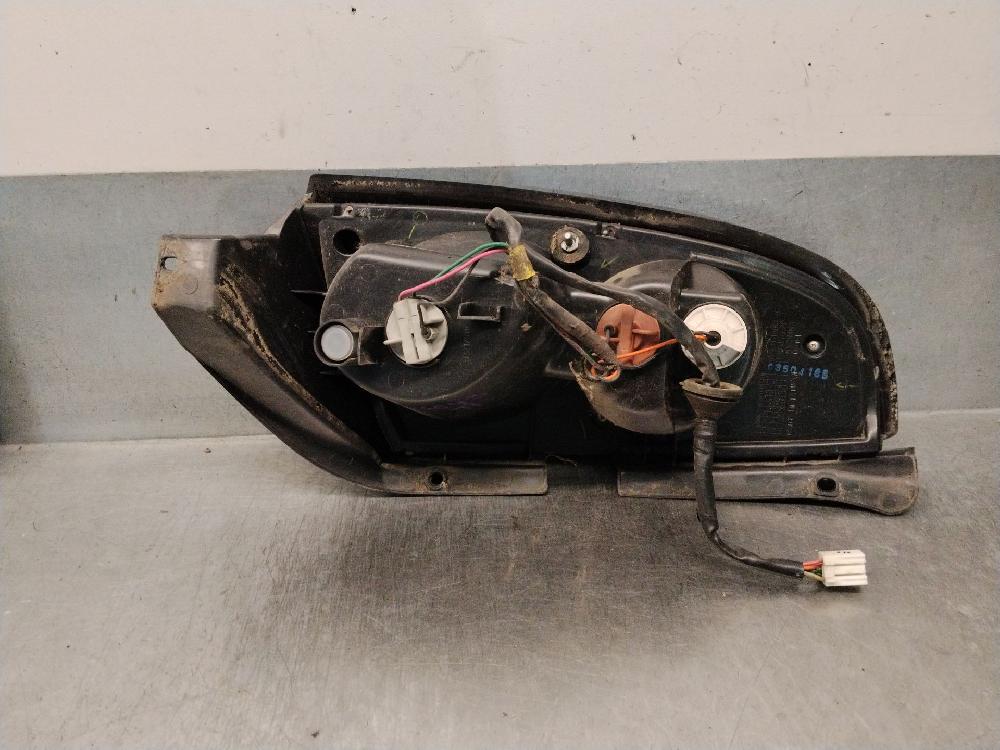 Pisca tras esquerdo G4HCE 9240105110 de Hyundai Atos (mx) 2001-2003 58 CV con 183000 km - pieza usada