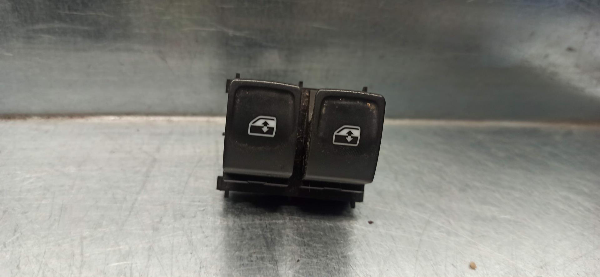SEAT Alhambra 2 generation (2010-2021) Front Right Door Window Switch 5G0959855F 19791460